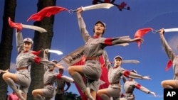 芭蕾舞剧《红色娘子军》等革命样板戏复出,民间毁誉参半