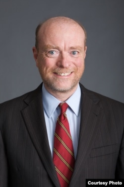 乔治城大学法学院院长威廉姆•特雷纳