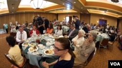 与会来宾超过一百五十人，历年仅见（美国之音国符拍摄）