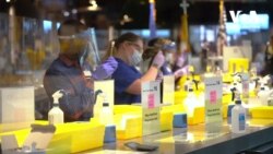 Погляд зсередини: як працює центр масової вакцинації у США та яку роль там відіграє український священник. Відео Погляд зсередини: як працює центр масової вакцинації у США та яку роль там відіграє український священник. Відео