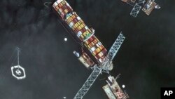 ARHIVA - Satelitski snimak srušenog mosta u Baltimoru (Foto: Satellite image ©2024 Maxar Technologies via AP)