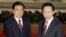 中国领导人胡锦涛(左)2009年10月10日在北京会晤到访的韩国总统李明博