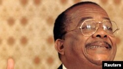 Kyungu Wa-Kumwanza, na Nairobi, le 15 décembre 1998.