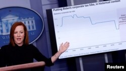 ARHIVA - Sekretarka za štampu Bele kuće Džen Psaki govori o poreskim stopama na dnevnom brifingu za novinare 1. aprila 2021. (Foto: Reuters)