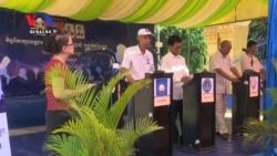 អង្គការ​អាមេរិក​រៀបចំ​ឲ្យម្ចាស់ឆ្នោត​ដេញដោល​បេក្ខជន​ឃុំសង្កាត់​បក្សនយោបាយ​នៅ​បាត់ដំបង​​