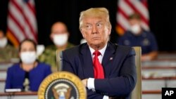 美国总统特朗普在美国南部司令部听取有关缉毒行动的简报。（2020年7月10日）