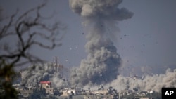 Yadda hayaki ya tashi a Gaza bayan harin martani da Isra'ila ta kai yankin Gaza