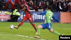Un match de MLS opposant le Toronto FC aux Seattle Sounders.