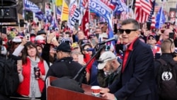 Bivši američki savetnik za nacionalnu bezbednost Majkl na mitingu protiv rezultata izbora ispred zgrade Vrhovnog suda u Vašingtonu 12. decembra 2020.