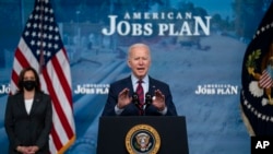 拜登总统在白宫谈他的《美国就业计划》。(2021年4月7日)