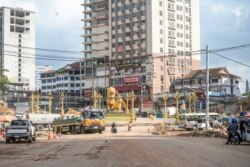 Unfinished contruction buildings in downtown Sihanoukville, Preah Sihanouk province, Cambodia, May 17, 2020. (Khan Sokummono/VOA Khmer)