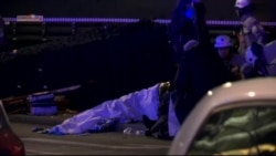 柏林卡车冲进圣诞市场现场视频