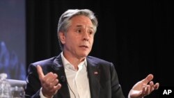 Menteri Luar Negeri AS Antony Blinken menghadiri diskusi Sedona Forum oleh McCain Institute di Sedona, Arizona, 3 Mei 2024. (Foto: Jake Bacon/AP Photo)