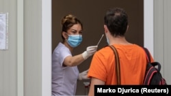 Testiranje građana na koronavirus u Institutu Torlak