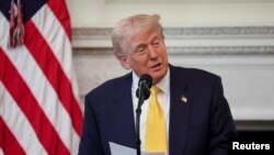 Le président Donald Trump lors d’une session d'affaires à la Maison Blanche avec les gouverneurs d'Etats américains réunis à Washington DC pour la réunion hivernale de la ‘National Governors Association’ (NGA), le 21 février 2025.