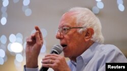 Kandidat za predsedničku nominaciju Demokratske stranke Berni Sanders na mitingu u Huksetu, u Nju Hempširu, 30. septembra 2019. (Foto: Reuters)