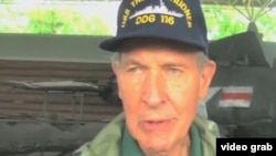 88岁高龄的退役海军上校哈德纳