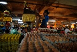 Suasana di Pasar Badung, Denpasar, Bali (foto dok/ Reuters).