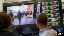 2017年11月1日技术大会期间华盛顿特区展示人工智面部识别系统