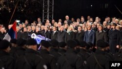 Zvaničnici Srbije i entiteta Republika Srpska (RS) prilikom obilježavanja neustavnog Dana RS, 9. januara 2025. godine. (Foto: AFP/Elvis Barukčić)