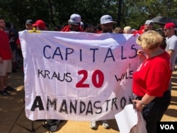 聚集在华盛顿市中心的首都队球迷。（2018年6月12日）