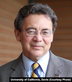 Kevin R. Johnson, University of California, Davis, dekan fakultas hukum, mengeluhkan usulan Trump 'yang mengkhawatirkan.’ (Courtesy UC-Davis)