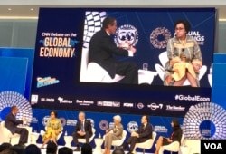 Sri Mulyani dalam live debate CNN di Dana Moneter Internasional IMF, Kamis, 12 Oktober 2017. Debat ini juga diikuti oleh Menteri Keuangan Perancis Bruno Le Maire, Menteri Keuangan Kanada William Morneau dan pengamat ekonomi Gita Gopinath.