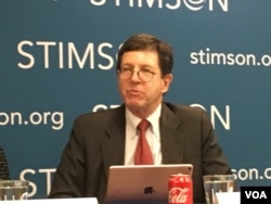 美国维吉尼亚州大学教授何汉理（美国之音钟辰芳拍摄）