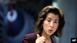 资料照片：美国商务部长雷蒙多。