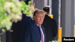 អតីតប្រធានាធិបតីលោក Donald Trump ចេញទោសវនាការកាត់ក្តីលោកនៅទីក្រុងញូវយ៉ក។