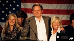 蒙大拿州当选参议员戴恩斯 （2014年11月4号摄）