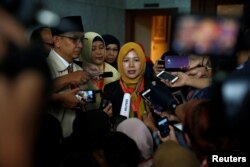 Juru bicara AILA, Euis Sunarti, berbicara kepada wartawan usai sidang di Mahkamah Konstitusi, Jakarta, 14 Desember 2017.