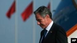 美国国务卿布林肯周日（2023年6月18日）抵达北京，开始其为期两天的访华之行。