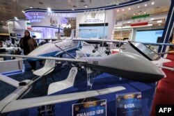 지난 21일 바그다드에서 열린 2024 이라크 국제방산전시회에 이란의 샤히드 149 '가자' 드론 모형이 진열됐다.