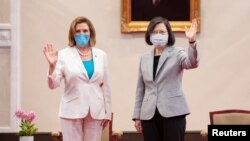 台湾总统蔡英文在台北的总统府会晤来访的时任美国众议院议长佩洛西。(2022年8月3日)