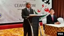 Wakil Menteri Luar Negeri A.M. Fachir memberi sambutan pertemuan para pejabat senior "CEAPAD" yang berlangsung di Jakarta, Kamis (31/5). (Foto: VOA: Fathiyah)