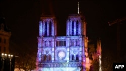 法国巴黎圣母院2019年惨遭祝融，睽违5年再度以完整之姿呈现于世人面前，包括美国候任总统特朗普在内的全球40多位国家领袖与政要受邀出席重新开放仪式。(法新社：2024年12月7日)