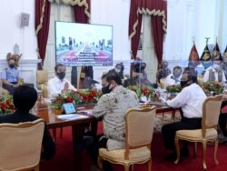 Presiden Jokowi dalam Rapat Terbatas di Istana Merdeka, Jakarta, Senin (24/8) sebut Buka Peluang Vaksin COVID-19Merah Putih Dijual ke Negara lain (Setpres RI)