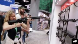 Godišnji sastanak članova Nacionalnog udruženja vlasnika oružja (NRA) 