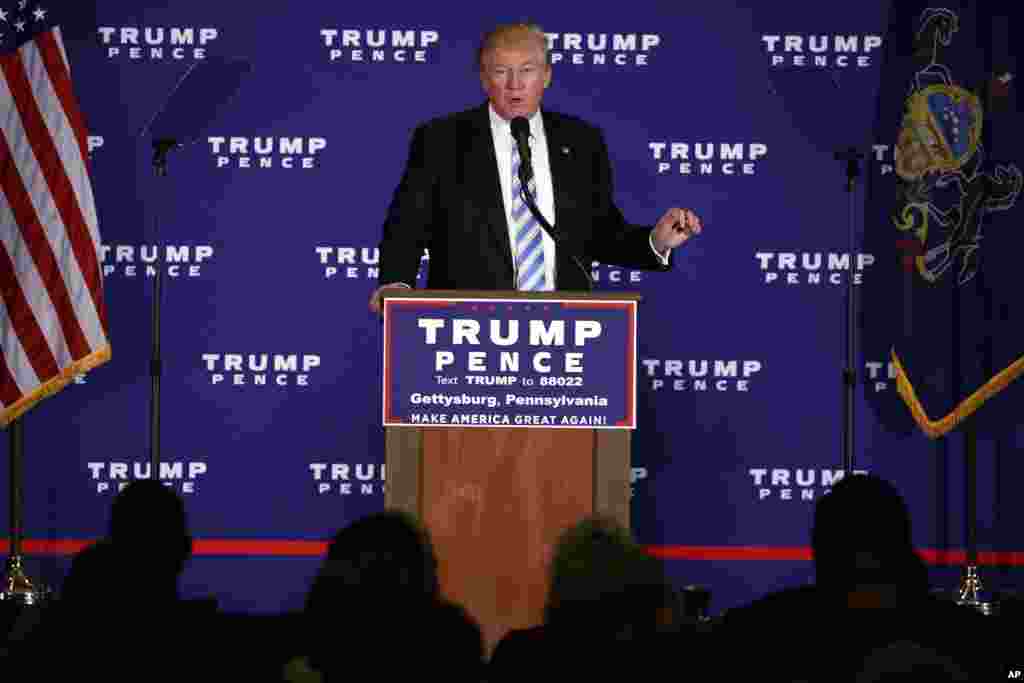 川普在宾夕法尼亚州美国南北战争葛底斯堡战役遗址的附近发表政策讲演(2016年10月22日)。他在宣讲政策之余也表示,大选结束后,他将起诉十几位指称他有性侵犯行为的女性。他说:“这些女人都在撒谎,从来没有过这种事。选举结束后,这些撒谎的人都会受到起诉。” 