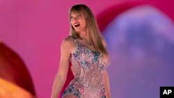 Tejlor Svift na turneji "Eras" u Nešvilu u Tenesiju, 5. maja 2023. (Foto: AP/George Walker)