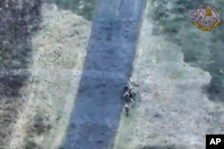 2025년 1월 11일 우크라이나 대통령실에서 우크라이나 군이 러시아 쿠르스크 지역에서 러시아 군에 파병된 북한군 2명을 포로로 잡아 이송하는 모습이라며 영상을 공개했다.