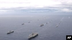 美国航空母舰“乔治华盛顿”号及日本海上自卫舰群