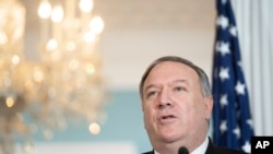 Menteri Luar Negeri Mike Pompeo berbicara kepada media di Departemen Luar Negeri, Selasa, 24 November 2020 di Washington. (Saul Loeb melalui AP)