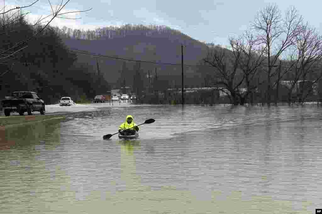 د متحدو ایالتونو د کنټکي د ناکس په سیمه کې سیلابونه وتلي