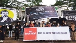 Aksi Kamisan Kaltim 7 Oktober 2021 memperingati setahun UU Cipta Kerja. (Foto: Kamisan Kaltim)