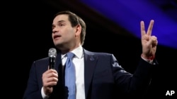 共和党总统参选人、参议员鲁比奥在内华达州的竞选集会中讲话（2016年2月22日）