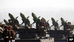 资料照片：缅甸军方在首都内比都庆祝武装部队日(2017年3月21日）