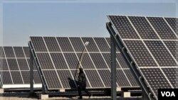 Industri tenaga surya di Negara bagian Colorado, AS, yang berkembang pesat akhir-akhir ini mengalami beragam tantangan.