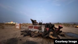 加州自由雕塑公园的《中共病毒》雕像遭烧毁 （推特图片/赵昕提供）